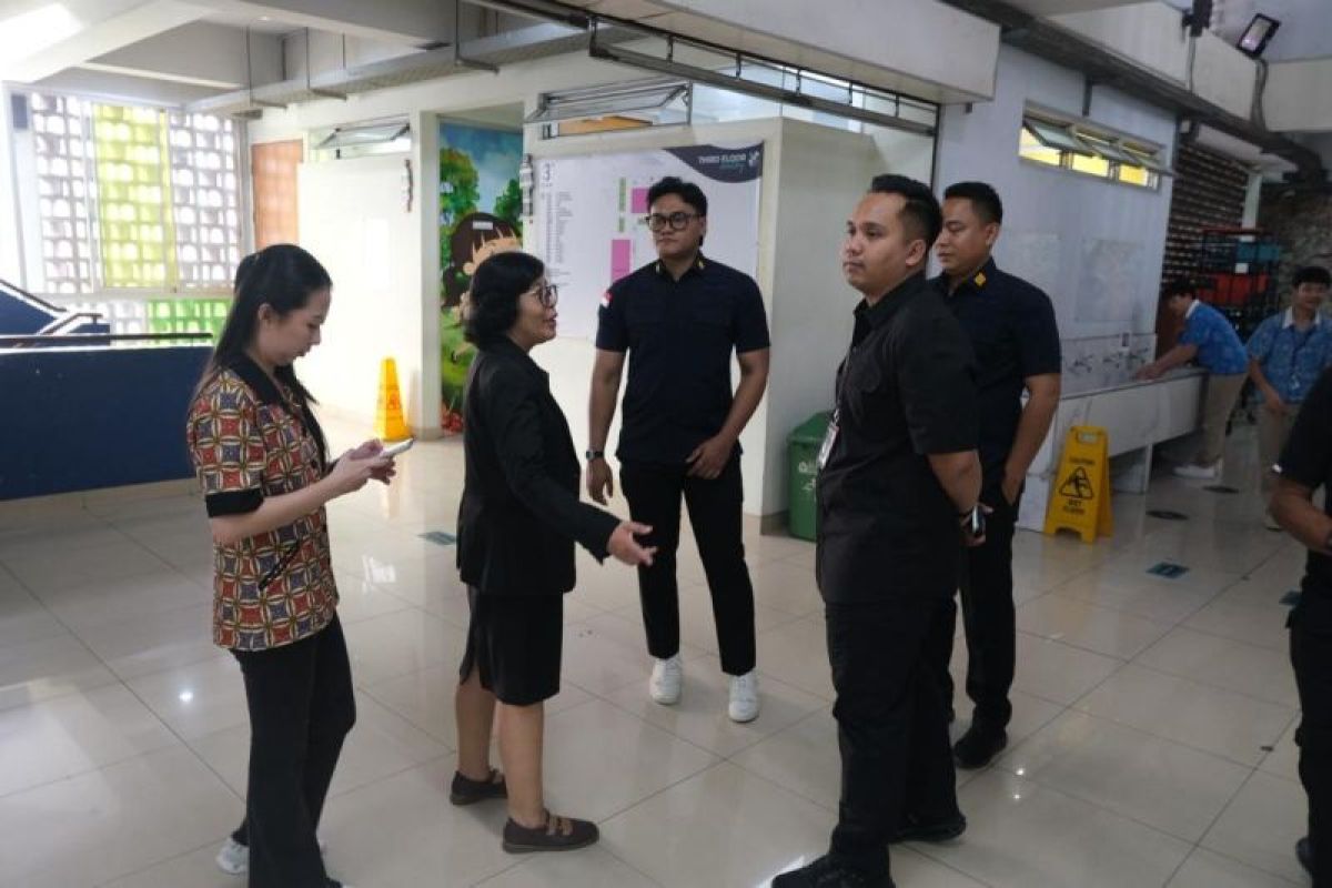 Immigration Inspects 230 Foreign Teachers from Three International Schools in PIK