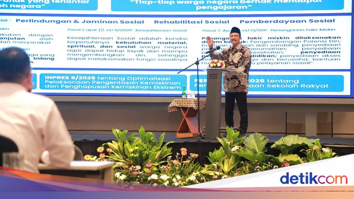 Social Minister Launches Training for People's School Teachers on Adaptive Learning
