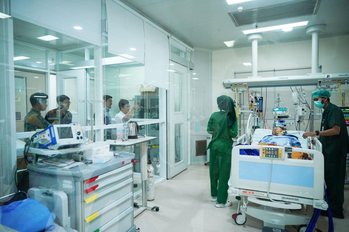 Indonesia and UAE provide free cataract surgery for 500 people in remote areas