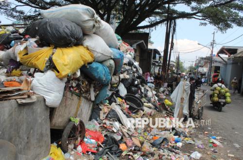 Rubbish Still Piling Up at TPS, Bandung Mayor: Quota Reduced, Long Queues
