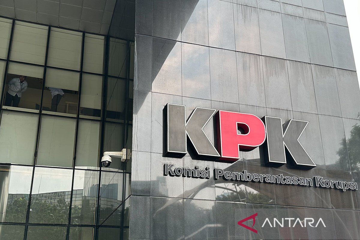 KPK Halts Corruption Investigation Against Suspect Siman Bahar