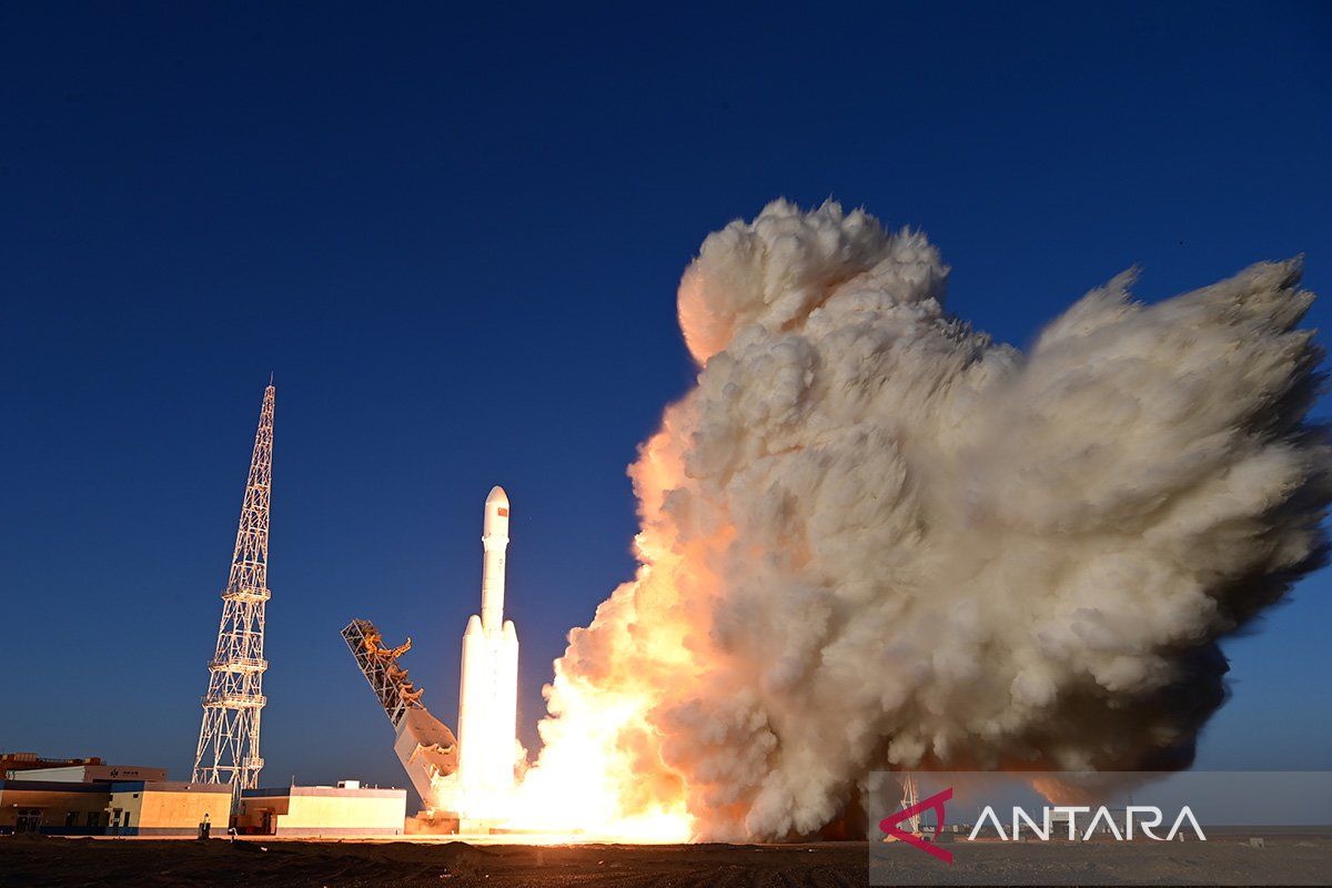 China to Launch 200,000 Satellites to Compete with Starlink
