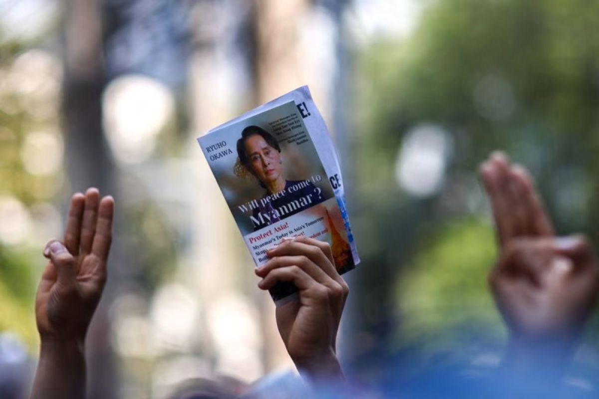 ASEAN Urges Myanmar to Free Aung San Suu Kyi
