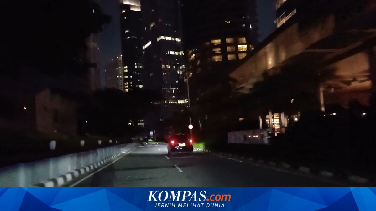 SCBD Jakarta Residents Surprised as Area Suddenly Goes Dark During Earth Day Lights-Out: Not the Usual
