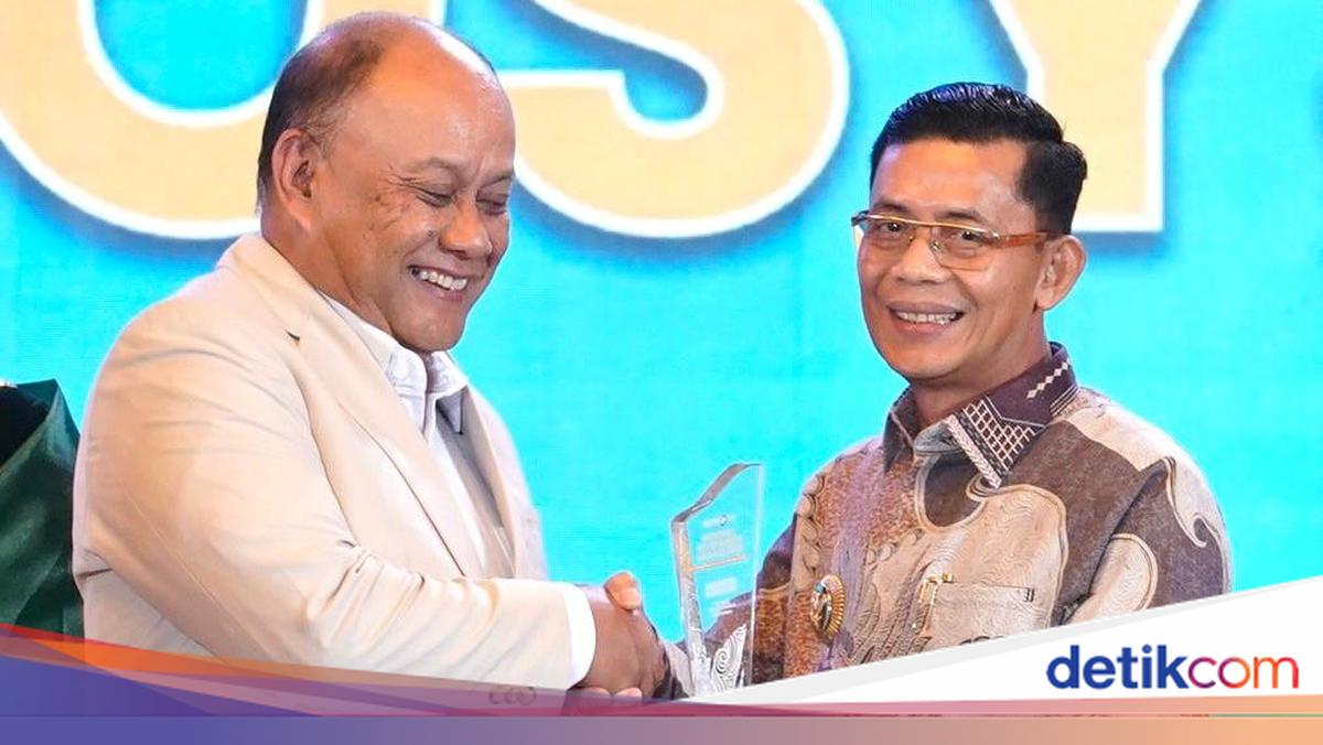 Regent Satria Receives Award at National Governance Awards 2026