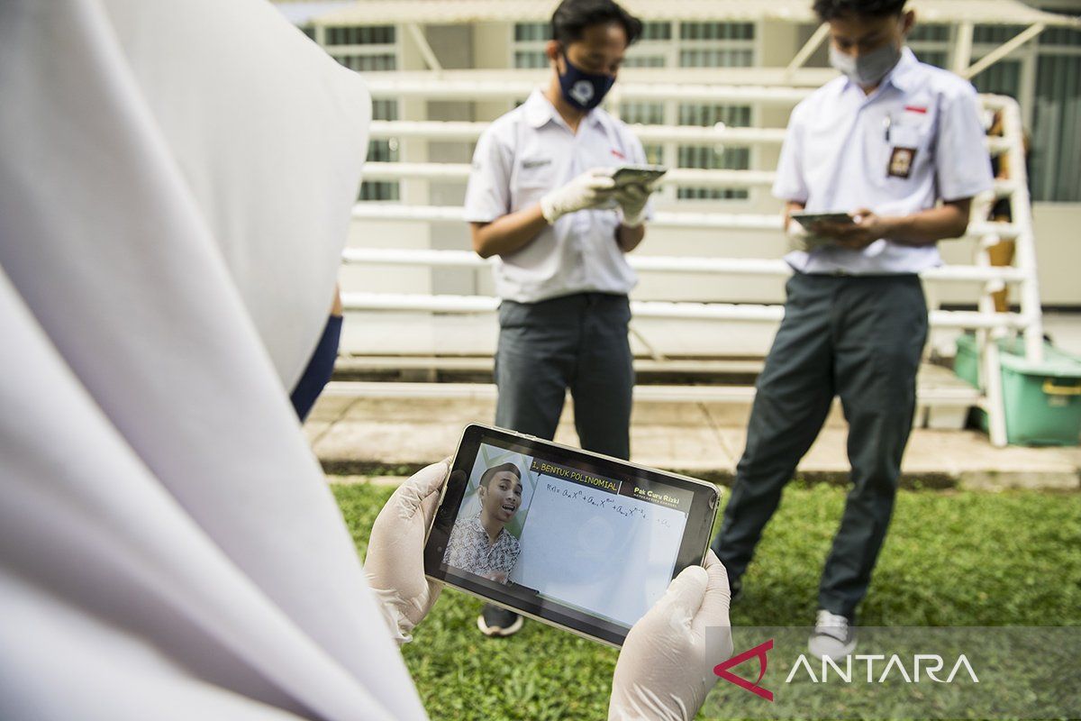 Ministry of Basic and Secondary Education: Distance Learning for Secondary Education Offers New Hope to Reduce Out-of-School Children