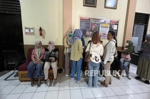 Parents of Toddler Victims from Yogyakarta Daycare Speak Out, Flock to Yogyakarta Police Station