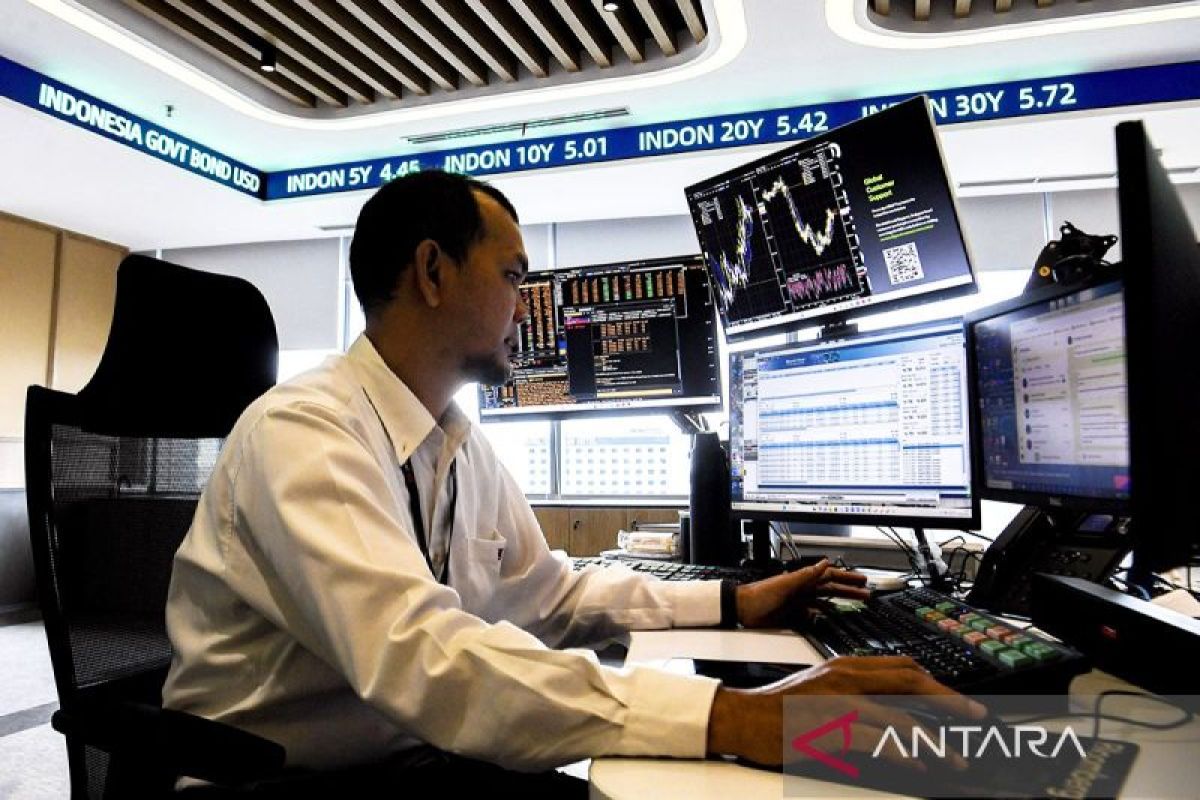 Market watches global monetary direction, IHSG projected to move sideways this week
