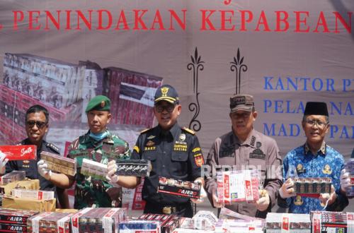 Gorontalo Customs Destroys Hundreds of Thousands of Illegal Cigarette Sticks Worth Billions of Rupiah