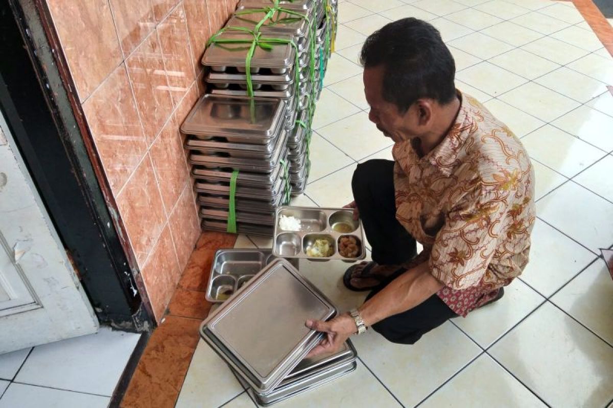 Envisioning the Establishment of a "Food Bank" within the MBG Ecosystem