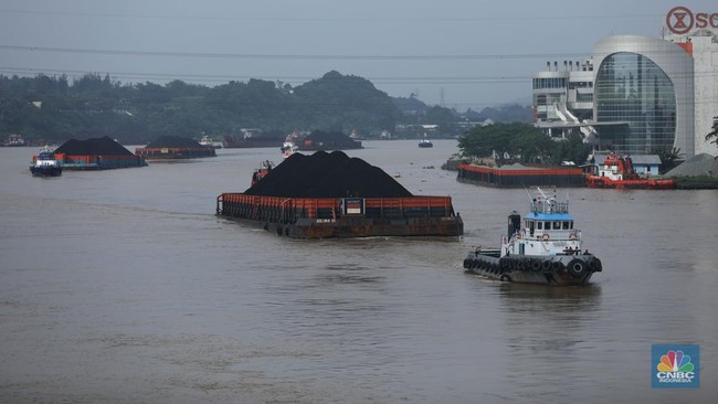 Indonesia Seeks to Break Free from Coal Dependency Since Soeharto Era