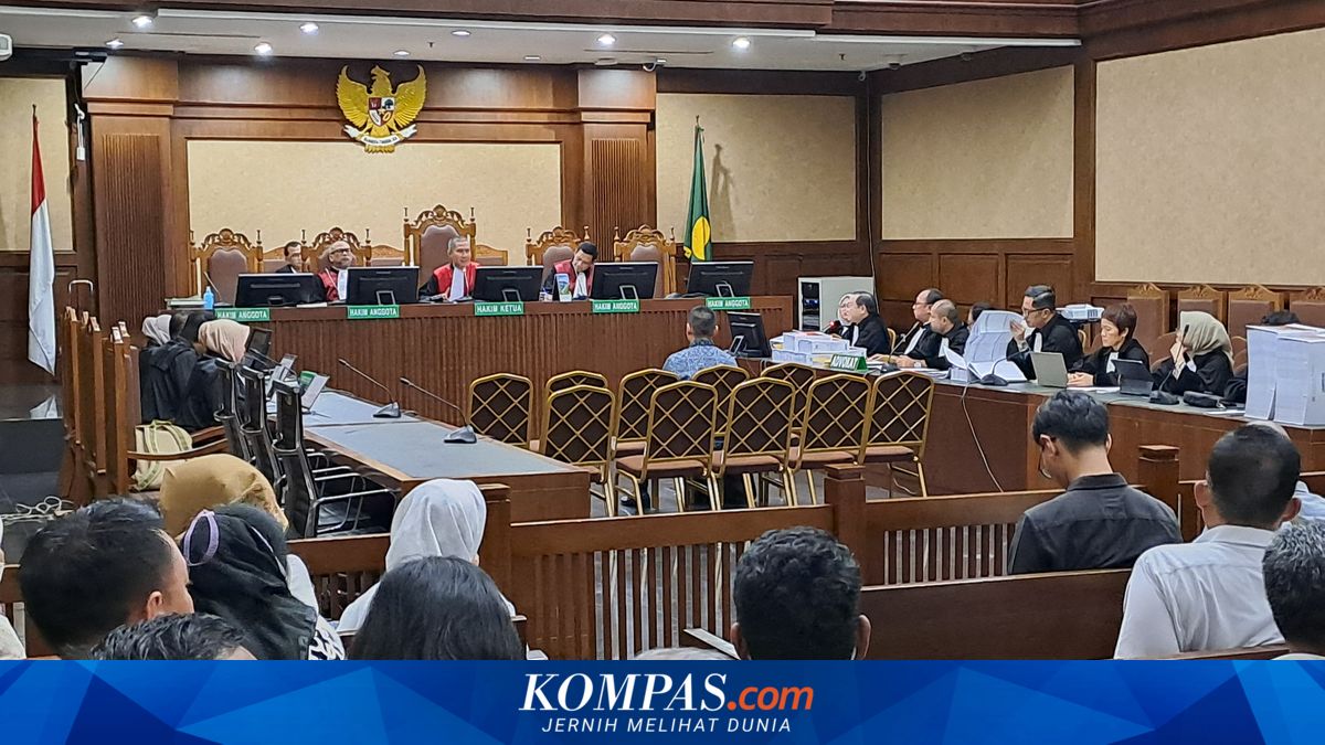 Private Sector Defendant Facing 13-Year Sentence Breaks Down in Tears at Oil Corruption Trial