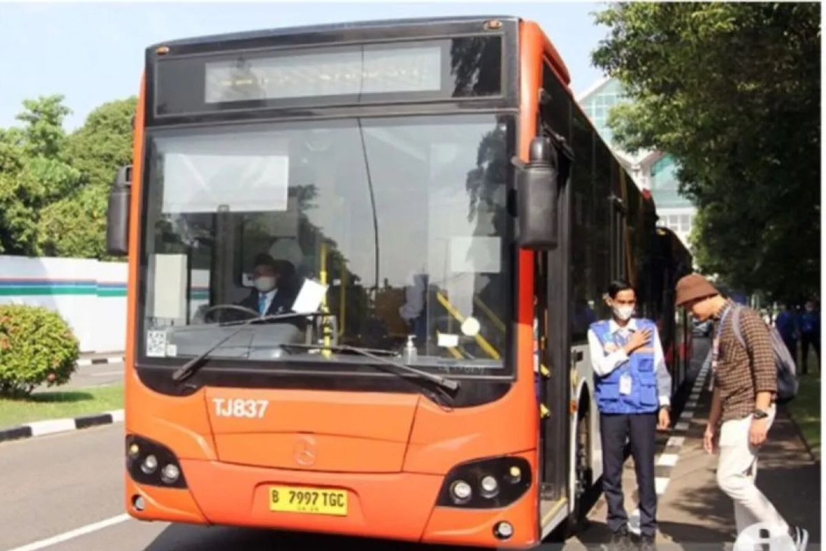 Proposal for Transjakarta Fare Increase Needs Thorough Examination