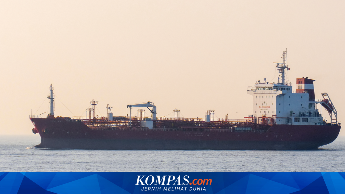 EU Sanctions Hit Indonesian Oil Terminal Company, Which Denies Handling Russian Tankers