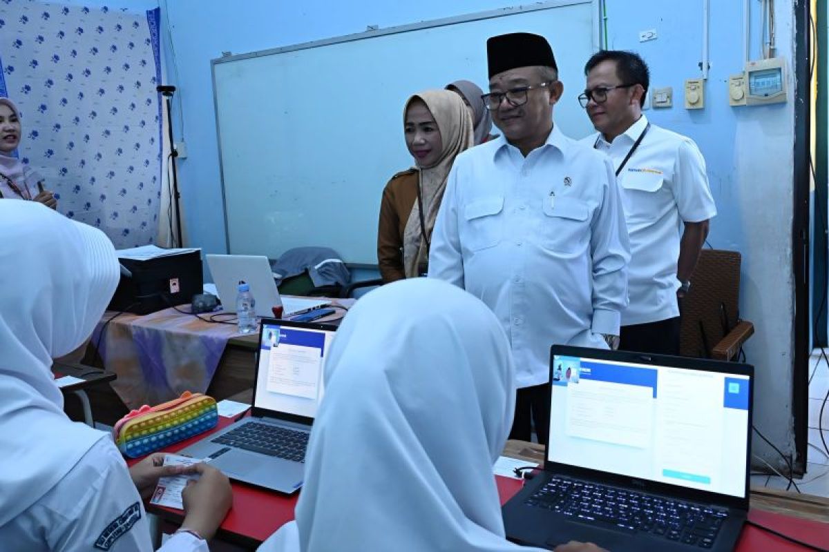 Minister of Basic and Secondary Education Reviews 89 Successful Pupils from SDN Cipayung 01 in TKA