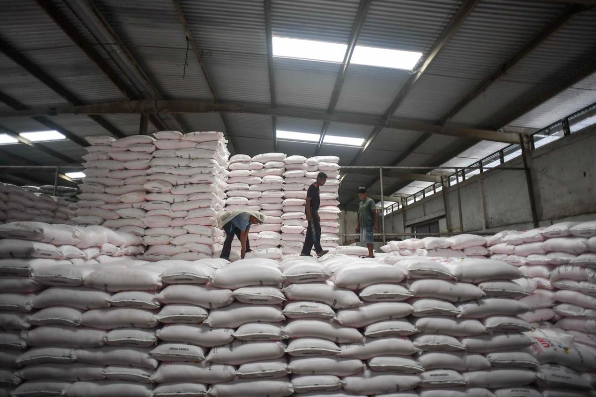 Fertiliser stocks secure in three rice barn regions in West Java