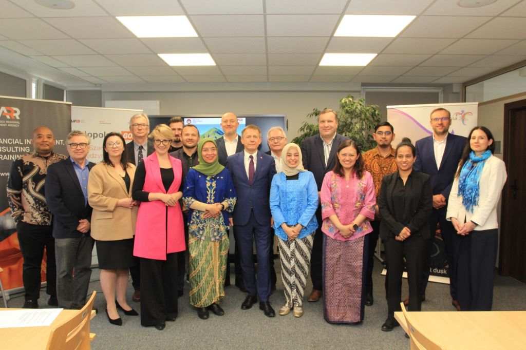 Indonesian Embassy in Warsaw Promotes Economic Expansion to Poland Through Two Business Forums