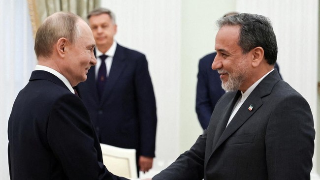 Iran's Foreign Minister Confides in Putin, Exposes Trump's Major Failure in War