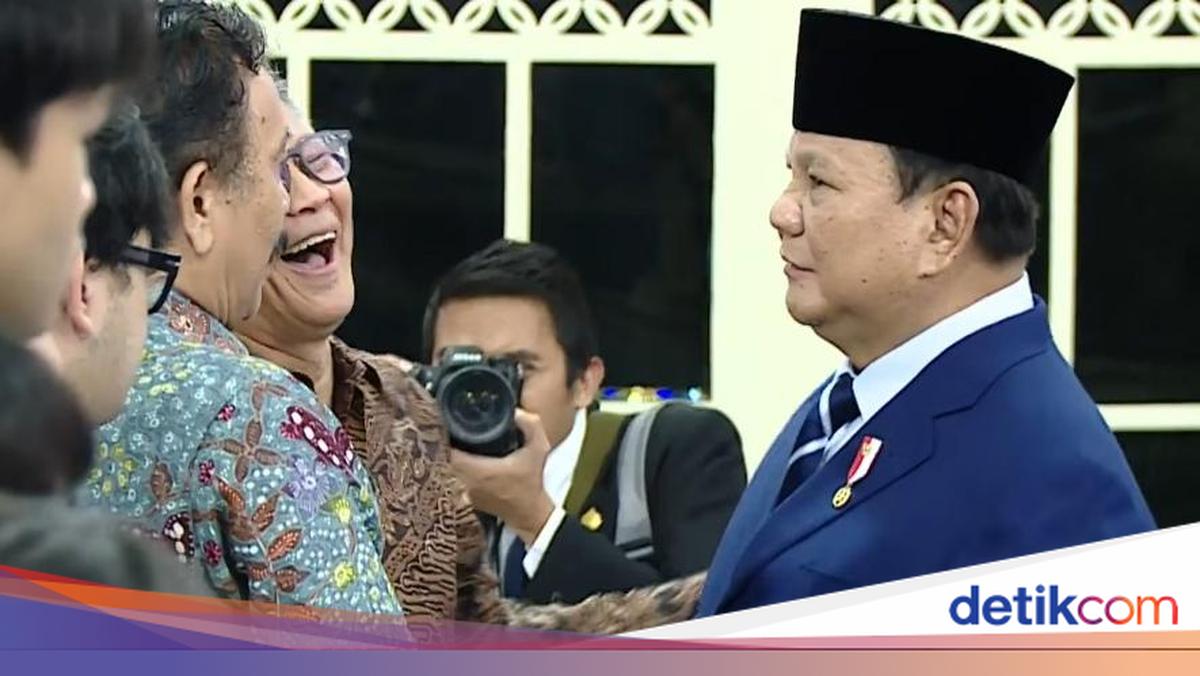 Rocky Gerung's Laughter at the Palace