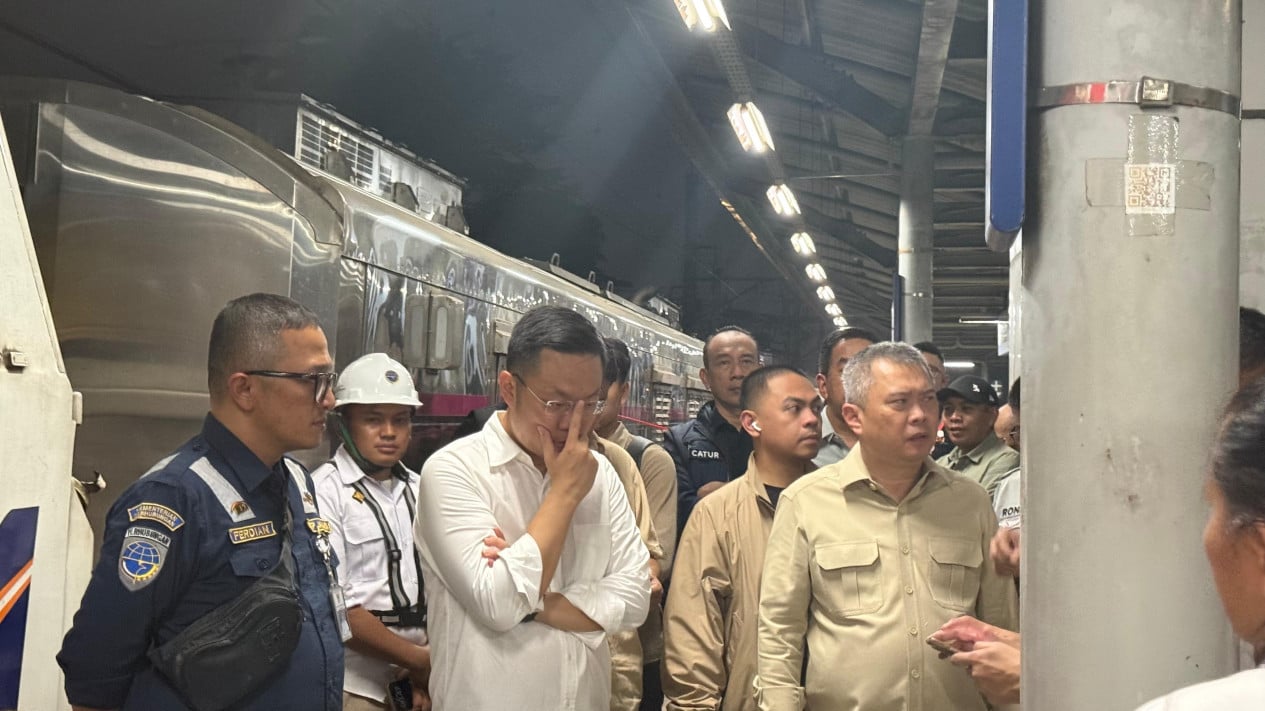 Transport Minister Dudy Pushes for KNKT Investigation into Cause of Train Collision in East Bekasi