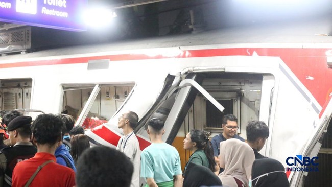Why Could the Argo Bromo Anggrek Train Collide with the KRL at Bekasi Timur Station?