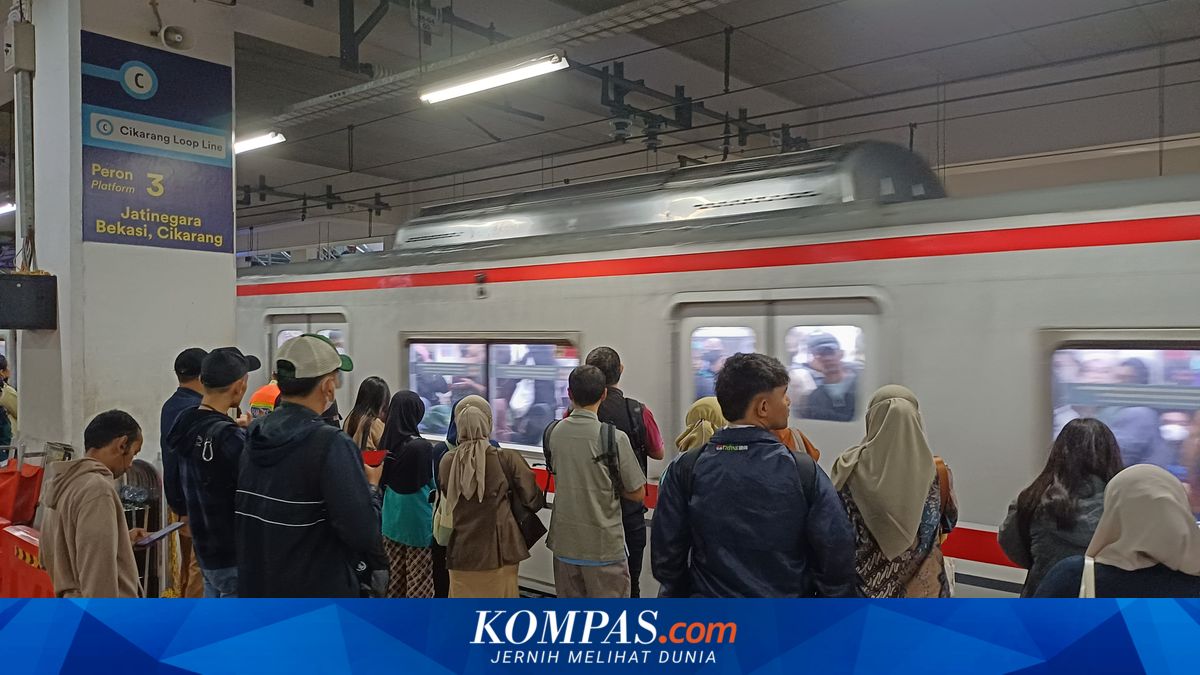 KRL Passenger Density at Manggarai Remains Manageable Following Train Accident in East Bekasi