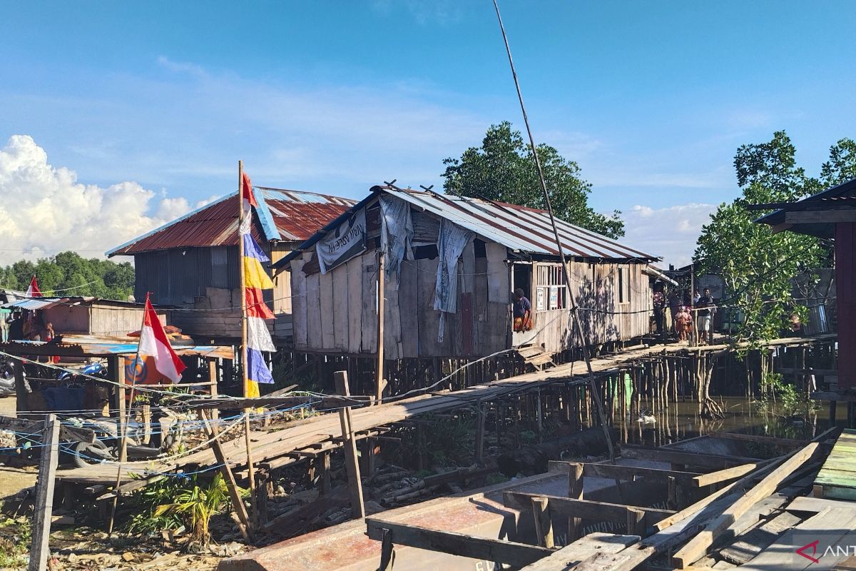 BPS: 686,900 Households Live in Uninhabitable Buildings in Papua