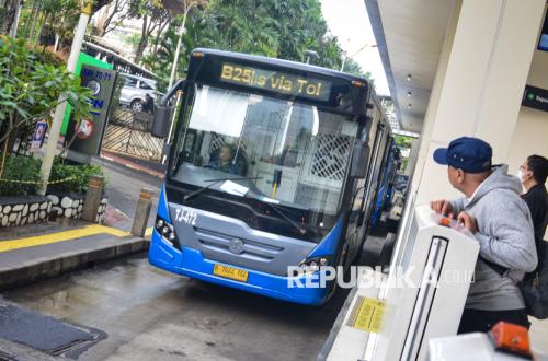Transjakarta Provides Shuttle Service for Commuter Line Passengers from Bekasi Timur