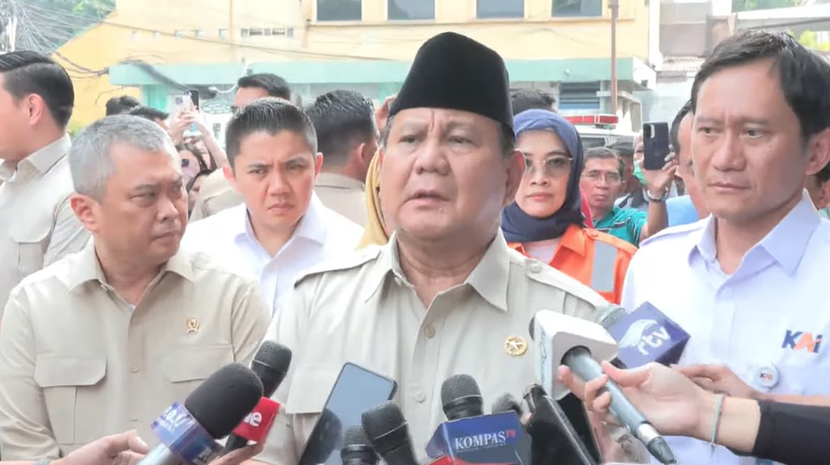 Prabowo to Renovate 1,800 Colonial-Era Railway Crossings