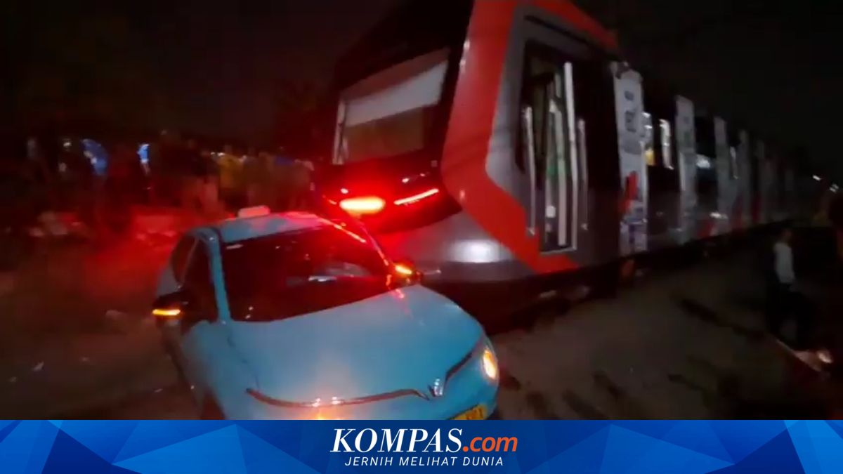 Ministry of Transportation to Summon Green SM Taxi Operator Over Train Collision in East Bekasi