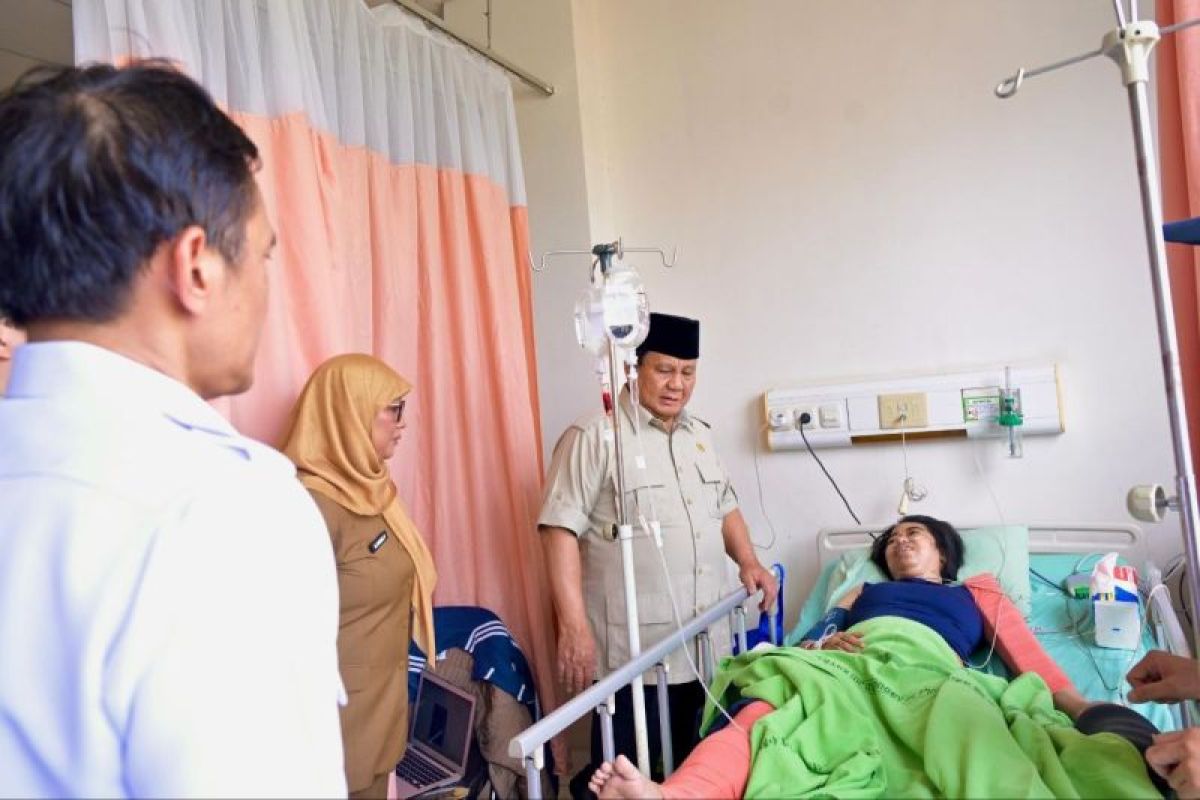 Prabowo pledges care and payouts after Bekasi train crash