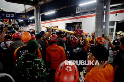 KRL Bekasi Collides with Argo Bromo: Expert Questions Train Controller's Oversight – How Could They Miss the Stationary Taxiing Train?