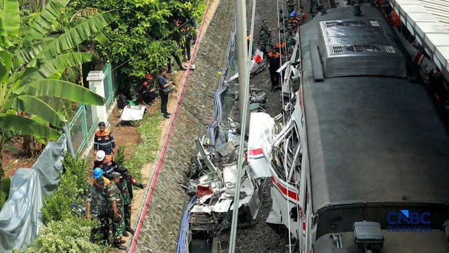 Train Collision Impact: Blue Line Route Congested and Many KA Schedules Delayed