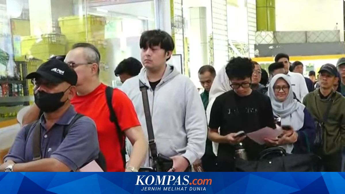 Long Queues at Gambir Station, Passengers in Dilemma: Cancel or Wait Amid Bekasi Tragedy