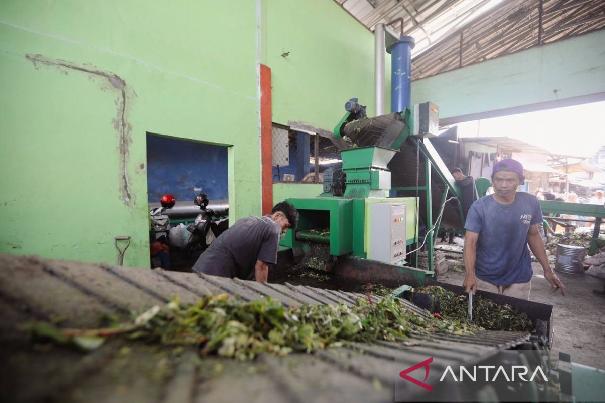 West Java DPRD Emphasises Strengthening of Waste Banks and TPS3R Across All Regions