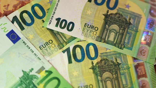 Rupiah Falls, 16 Currencies Now Trading Above Rp10,000