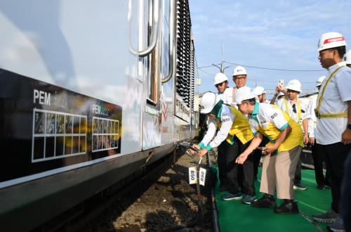 Government Directly Tests B50 on Railways