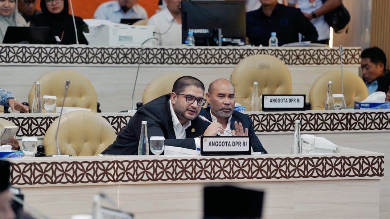 Rice Stockpile Surpasses 5 Million Tonnes, Legislator Praises Minister of Agriculture Amran's Performance
