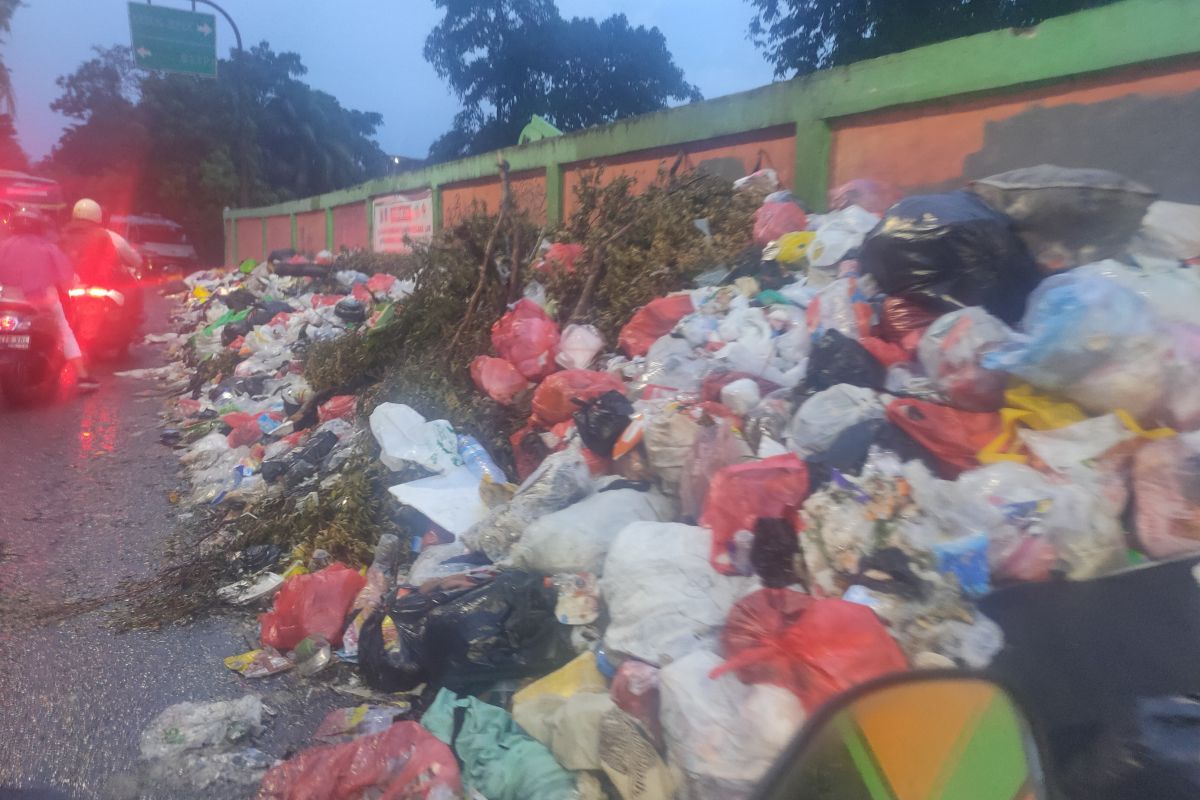 West Jakarta City Government Studies Pyrolysis Technology Implementation to Address Waste Issues