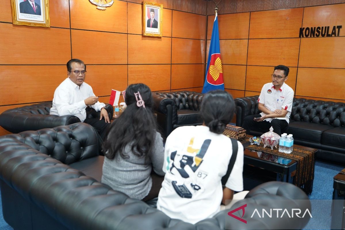 Indonesian Consulate General in Kuching Helps Two Indonesian Migrant Workers Secure Wage Rights from Employers