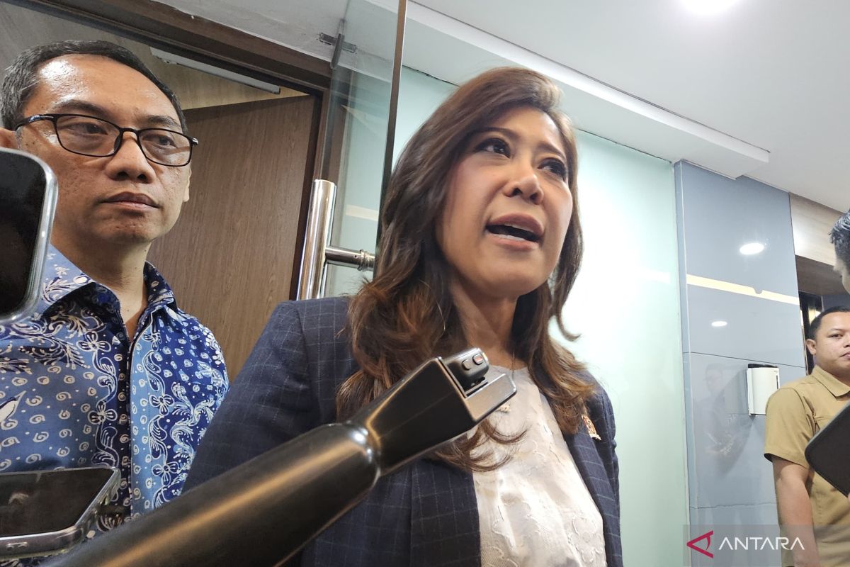Digital Minister urges public to be wise in sharing information about train accident