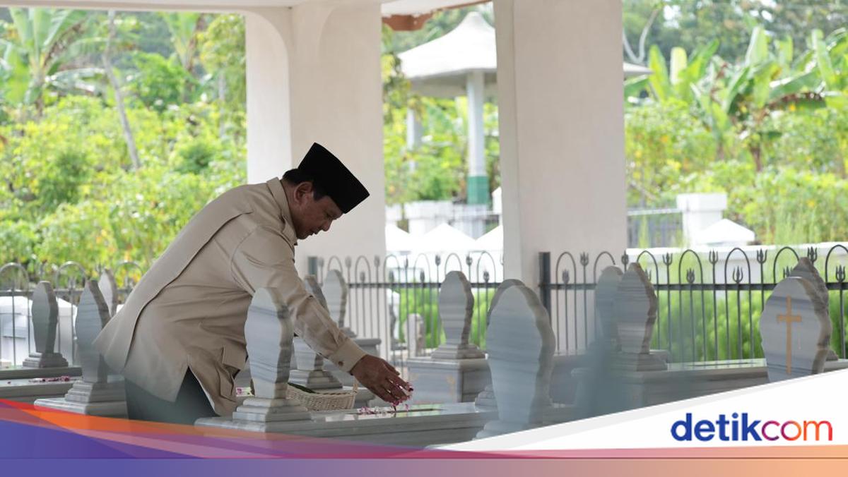 Prabowo Visits Grandparents' Grave: This Place Holds the Family History
