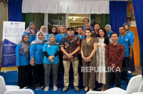 Partnering with ASG, Open University and Cipondoh Salut Select Scholarships for 200 High School Graduates