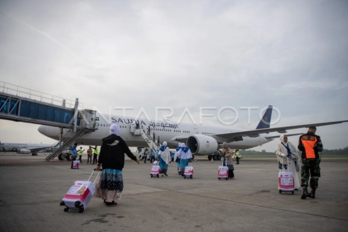 After technical disruption, hajj flight lands safely in Madinah