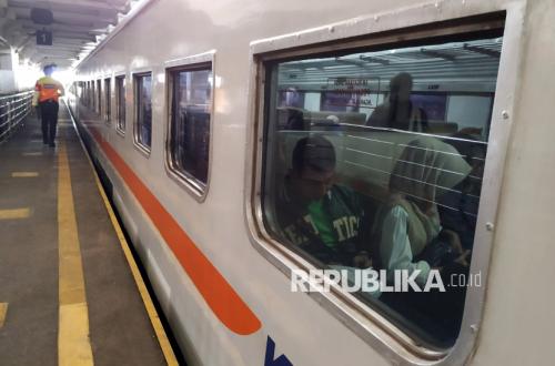 Six Train Journeys in Daop 2 Bandung Cancelled Due to KRL Collision in Bekasi