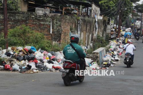 Garbage Emergency and Economic Stability in Bandung City Come Under Spotlight