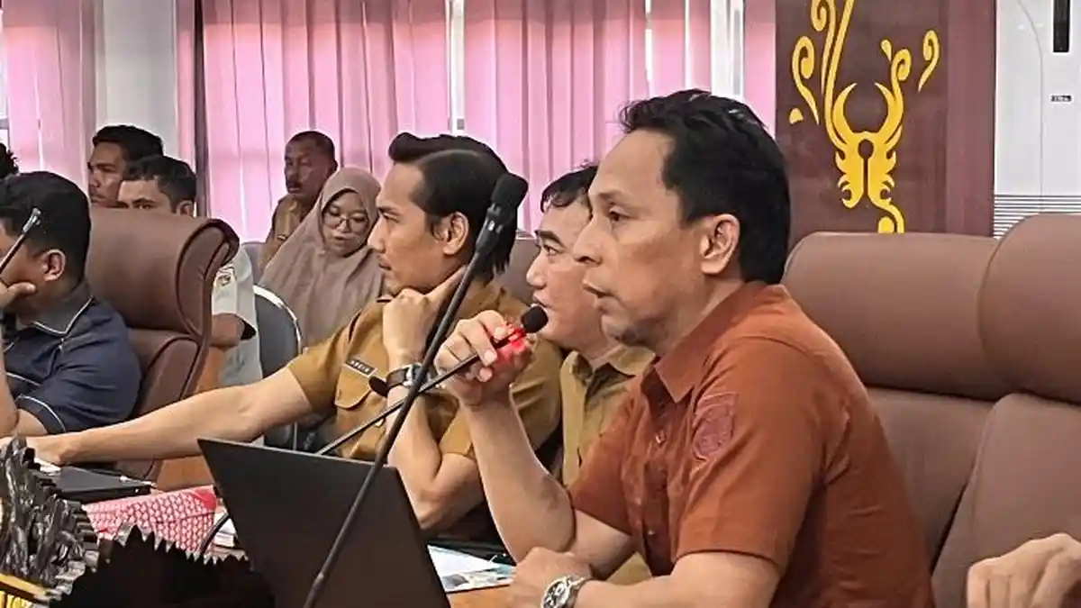 Palu City Council Discusses OSS Challenges, Pushes for RDTR Revision to Simplify Permitting