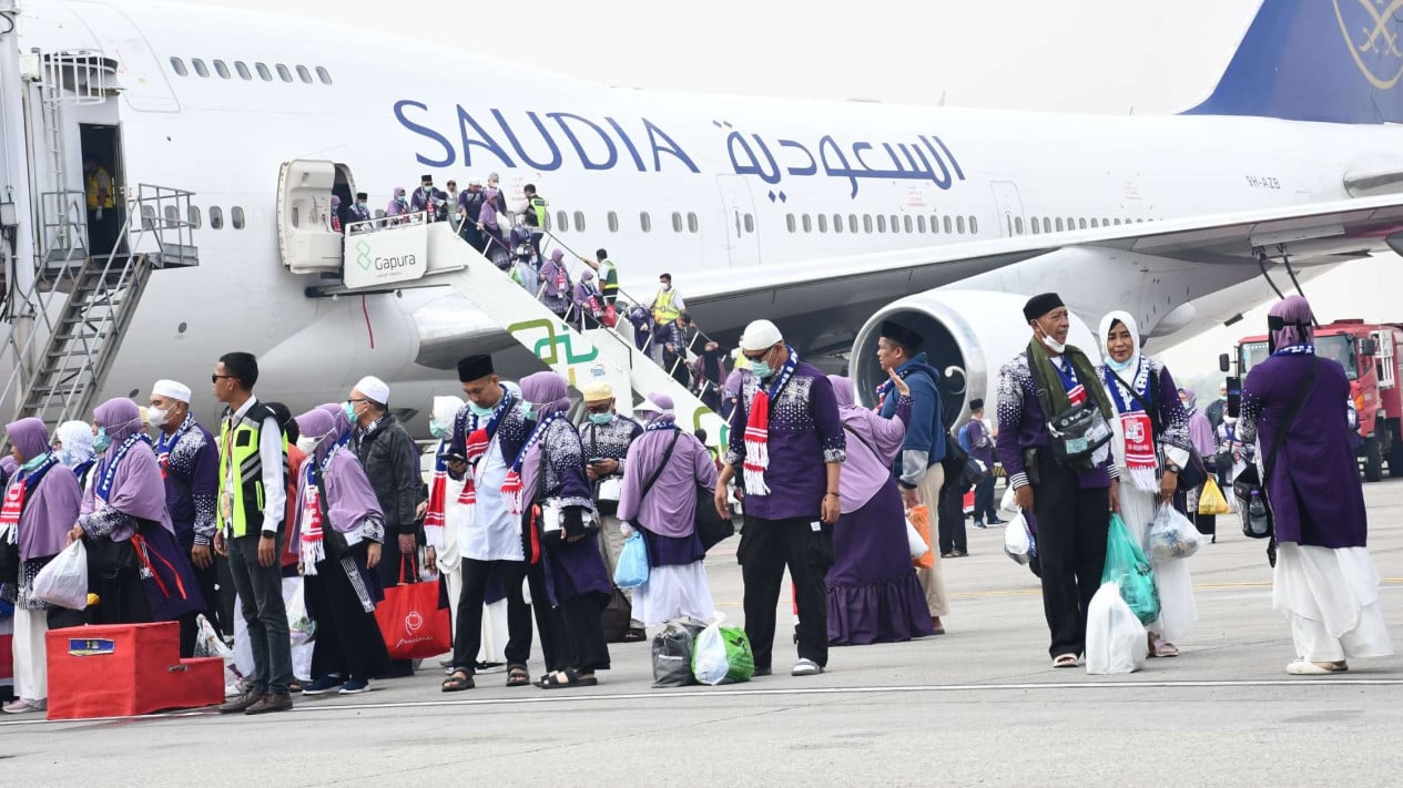 Technical Disruption Lasting Up to 24 Hours at Kualanamu, Hajj Pilgrims' Plane Arrives Safely in Madinah