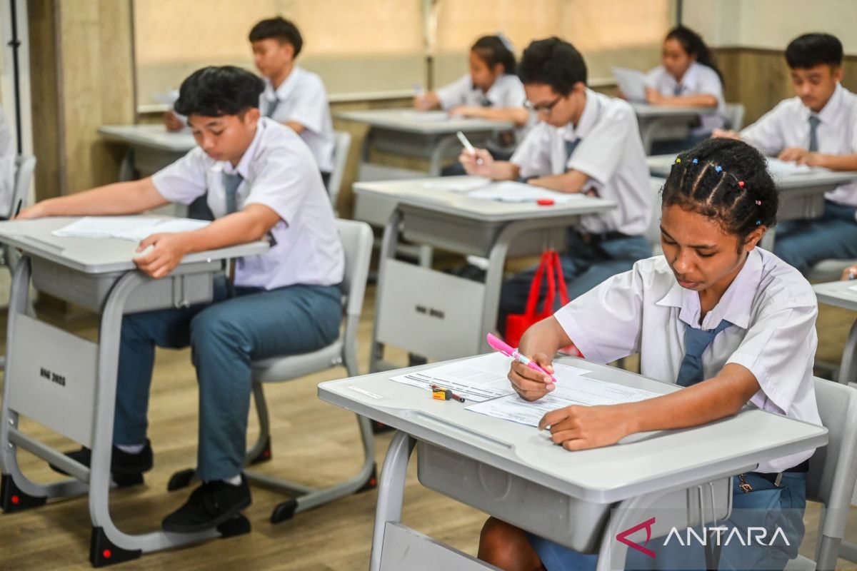 Legislator Emphasises Importance of Expanding Free Schools in Jakarta