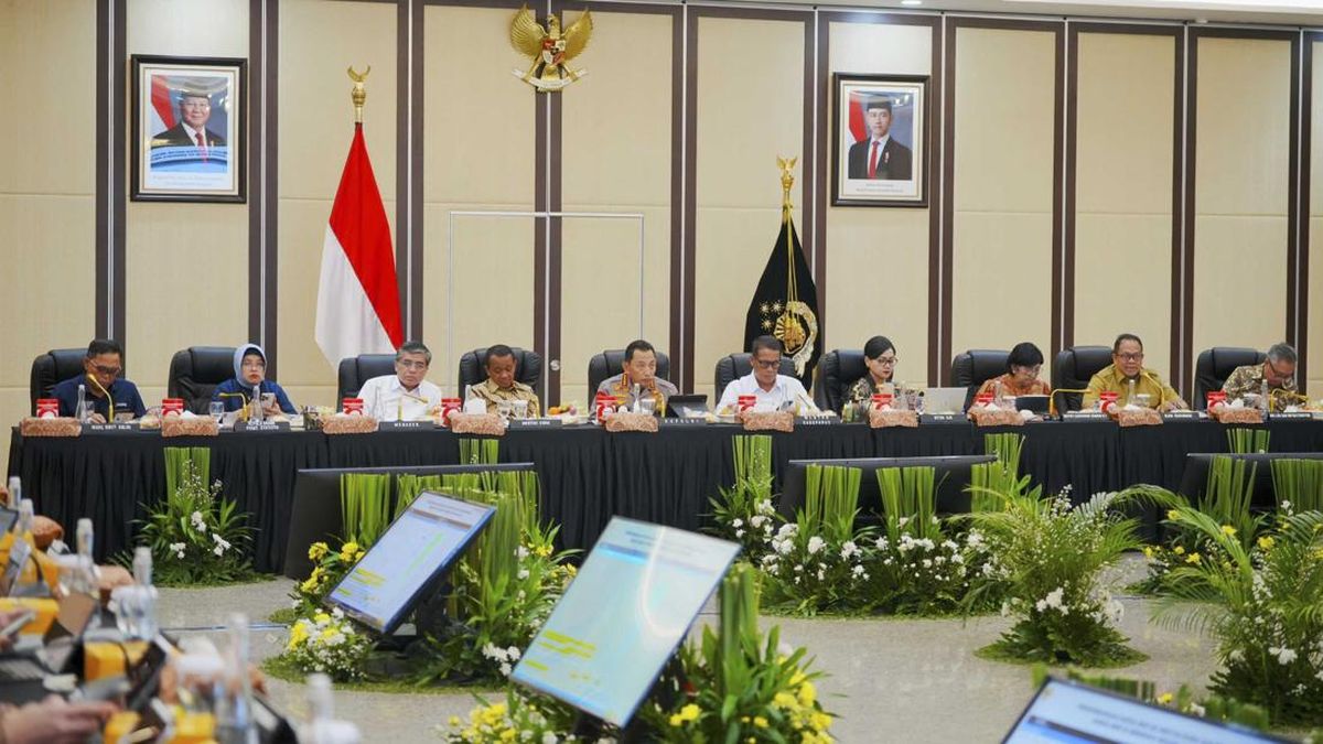 Meeting with Cabinet Ministers, National Police Chief Mitigates Impact of Global Escalation